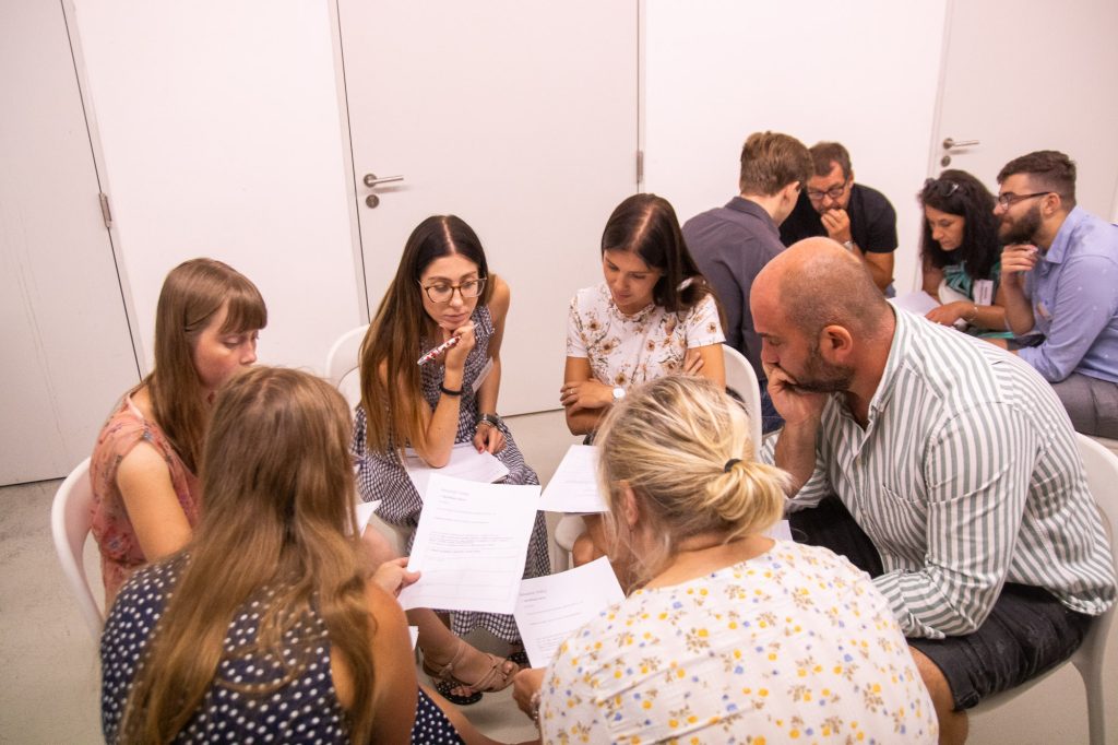 Workshop na Letní škole badatelské výuky. Foto Martin Hundák, FF UK