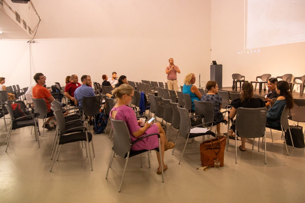 Workshop na Letní škole badatelské výuky. Foto Martin Hundák, FF UK